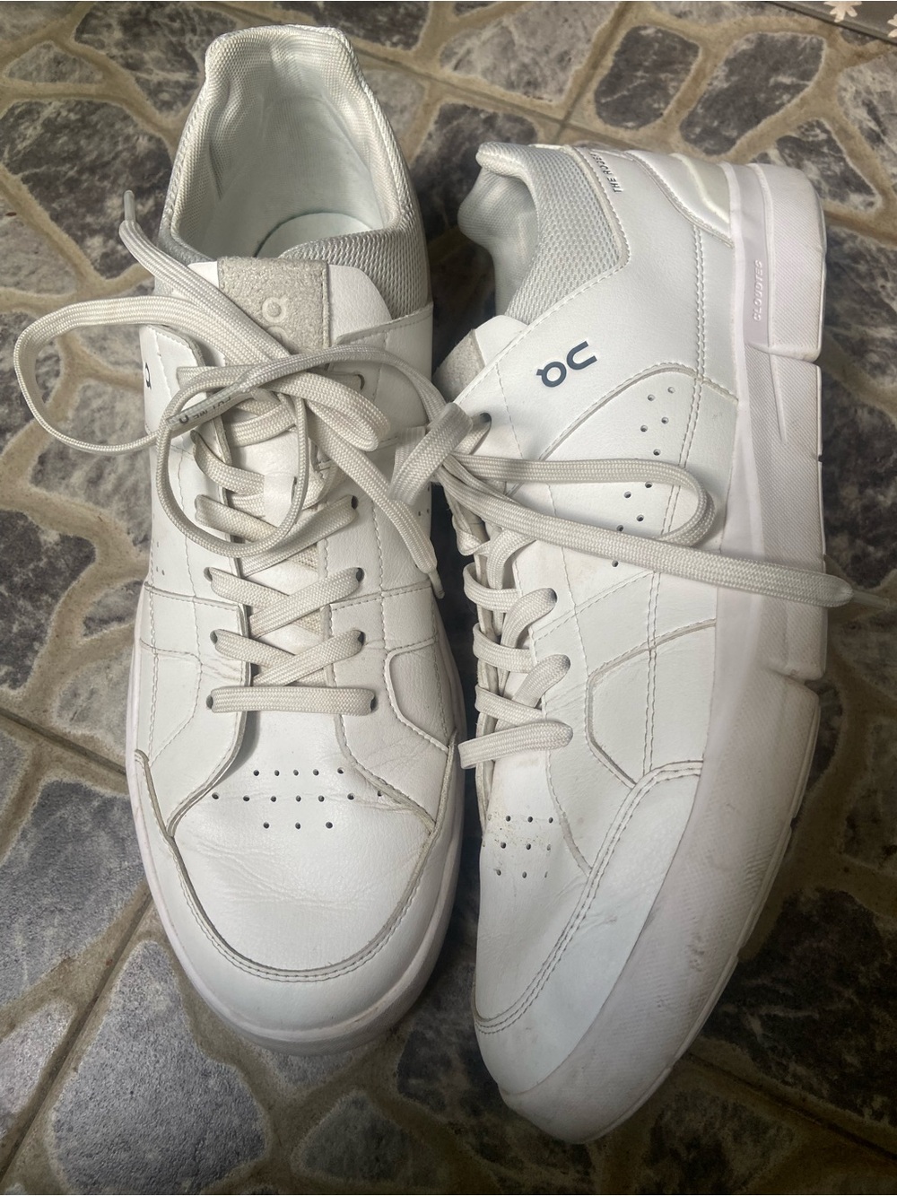 On The Roger Clubhouse sneakers/ Roger Federer Edition.